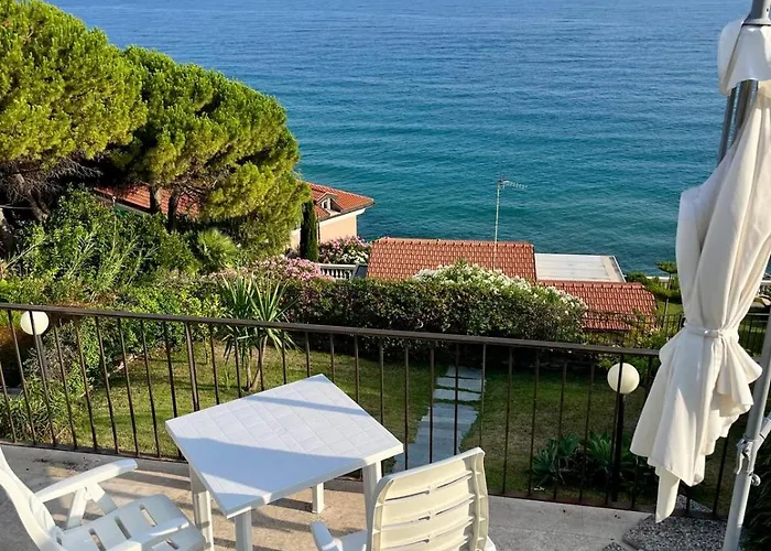 Mare E Relax - Il Villino E La Ai Tre Ponti Σαν Ρέμο